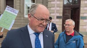 Politicians back new school