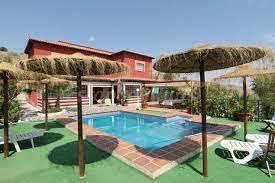 Desde casas rurales hasta casas, ideales para todo tipo de escapadas, ya sea en familia, en pareja o con amigos. Casas Rurales En Aranjuez Madrid