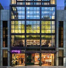 First Look At Moxy Hotels S Third New York Outpost A More Grown Up Feel Chelsea Hotel Hotel Entrance Chelsea New York