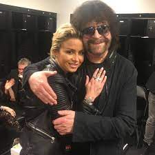 Jeff lynne y sandy kapelson. Lynne Has Been Married Twice First To Rosemary Nee Adams B 1952 In 1972 40 Divorced 1977 And Then To Sandi Jeff Lynne Jeff Lynne Elo My Favorite Music