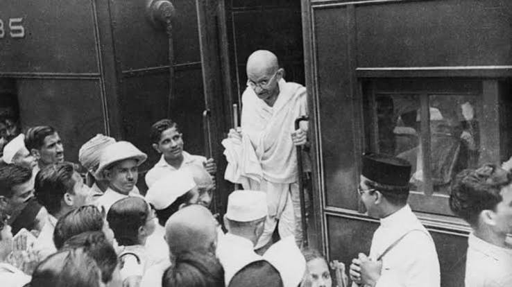 Mahatma Gandhi is arriving shortly