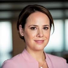 Sandra Hallock's Instagram, Twitter & Facebook