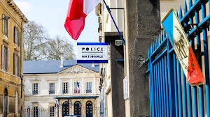 Niort Apres Un Differend Au Lycee Un Guet Apens L Attend A La Piscine De Champommier