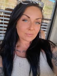 Hey guys who does those look like to you?