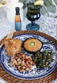 A more modern print table cloth is the perfect base to the party. Southern Style Dinner Party Tablescape Menu Dinner Party Themes Dinner Party Summer Dinner Party Recipes