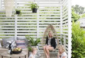 Hochbeet Sonnenplatz Hier Geht S Zur Anleitung Toom De Toom Baumarkt T Garten Design In 2020 Hinterhof Terrassen Designs Hochbeet Garten Design