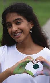 Donna Bills's Instagram, Twitter & Facebook