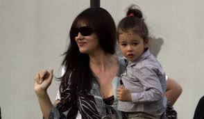 Vincent cassel et monica bellucci se sont séparés en 2013. Monica Bellucci Et La Petite Deva En 2007 Monica Bellucci Monica Deva Cassel