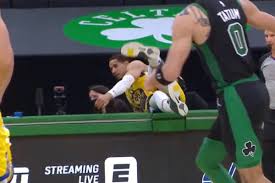 Последние твиты от juan toscano anderson (@juanonjuan10). Video Juan Toscano Anderson Gets Hurt In Nasty Fall Over Scorer S Table