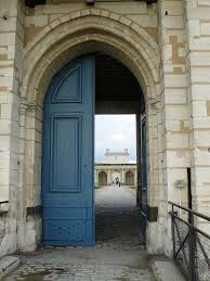 Vincennes 94 La Galerie Construite Par Le Vau Et La Tour Nord Vues Par La Porte Sud Doors Structures Explore