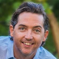 Robert Mulhearn's Instagram, Twitter & Facebook