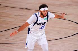 Seth curry puts in sweet hook shot. Stephen Curry And His Family Support Brother Seth Curry As Virtual Fan