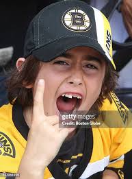 361 Boston Bruins Victory Parade Photos & High Res Pictures