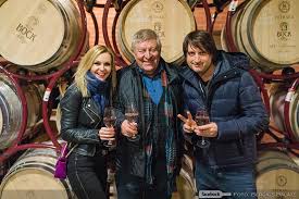 Legfrissebb híreink edvin marton témában. Edvin Marton Es Felesege Adrienn Is Megaldotta Az Ujbort Bellacafe Hu