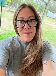 Mandy Woodall's Instagram, Twitter & Facebook