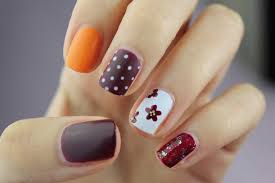 Nagellack muster selber machen anleitung. 7 Geniale Tipps Fur Selbstgemachtes Nageldesign Dasschoeneselbst