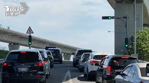 ＊重複的塞車任你say 英文交通消息為我講 三點永永遠遠期待你 滿是廢話 ha. Jsb2g Aaqo1xsm