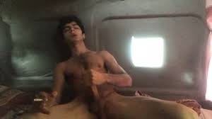 Hombre musculoso se masturba en la caravana - turca bora zeiss | xHamster