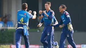 Trent boult (4/18) and jasprit bumrah (2/25) shared 6 wickets among themselves to destroy csk's top order. Ipl 2020 Mi Pacer Trent Boult Leads Wicket Tally In Powerplays Cricket News India Tv