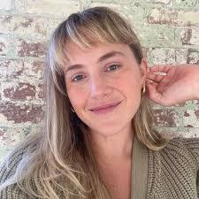 Samara Grimes's Instagram, Twitter & Facebook