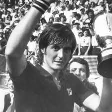 Si è ritirato nel 1991, all'età di 31 anni. Frasi Adriano Panatta 2 Giornali Sportivi