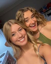 Sarah Finkle's Instagram, Twitter & Facebook