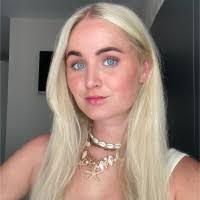 Kendra Knott's Instagram, Twitter & Facebook