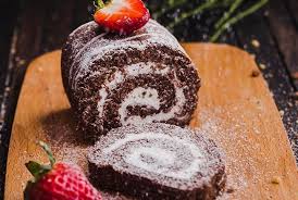 This one is a heavenly flourless chocolate cake rolled with chocolate whipped cream. Cyril Lignac Devoile Sa Recette De La Buche De Noel Au Chocolat Et Creme Vanille Un