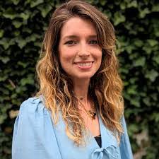 Kari Piper's Instagram, Twitter & Facebook