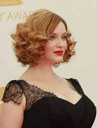 Medium length hair, with some chunky curls, and you get a club look. 25 Unforgettable Flapper Hairstyles That Will Make You Wish It Was The 20s