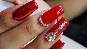 Atrévete a llevar diseños de uñas que están marcando tendencia en el 2020 ¡echa un vistazo y seguro que más de una te va a encantar! Unas Acrilicas Rojas Unas Acrilicas