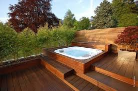 Outdoor Jacuzzi Ideen Um Es Im Garten Zu Platzieren Wohnideen Fur Inspiration Fur Garten Ideen Inspira In 2020 Hot Tub Outdoor Jacuzzi Outdoor Hot Tub Backyard