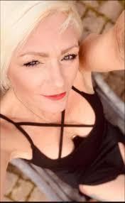 Stacey Squires's Instagram, Twitter & Facebook