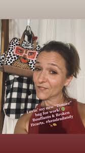 #kendradandy 🦒🎨