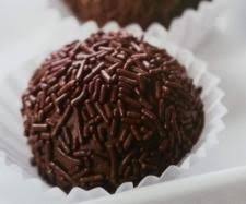 Brigadeiros Schoko Praline Rezept Kakaopulver Rezepte Schoko Dessert Party