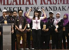 Tante ngajarin anak kecil ngewe. Dap Berjaya Pertahan Parlimen Sandakan Dengan Majoriti Besar Borneo Today
