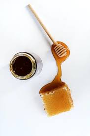 تفسير حلم أكل العسل للعزباء | مجلة سيدتي