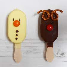 No churn means no ice cream maker, and living in a small apartment with a kitchen the size of a bathroom, i've never sprung on an ice cream maker in fear of where i'd store it during the fun ideas for vanilla ice cream. Christmas Ice Cream Bars Anne Travel Foodie