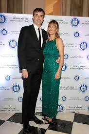 Casado con uque y padre de 5. 75 Fotos De La Fabulosa Gala Del Hospital De Clinicas