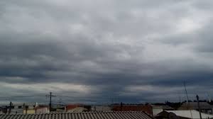 A incursão do ar frio mais intenso nas últimas horas, causou um resfriamento bastante significativo sobre porções ao sul do paraná, principalmente. O Tempo Esta Mudando Em Curitiba Agora Nesta Tarde Categoria Noticias Climatempo