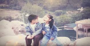 1 2 su app de comercio electrónico complementaria, weverse shop (conocida anteriormente como weply), se encarga del manejo de suscripciones. Bts And Gfriend Share Childhood Photos As Part Of Smart Family Campaign Soompi