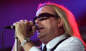 Veteran bands open their tour with thanks