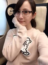 Glasses-wearing Girl Fan Club