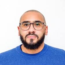 Thriving in Tech and Account Management: A Conversation with Riki Gironi,  Customer Success Leader