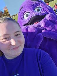 Grimace appearance at trunk event for Halloween