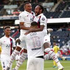 Madeinfoot.com vous permet de suivre les scores de foot en direct. Le Paris Saint Germain Ne Fait Qu Une Bouchee De Waasland Beveren Live