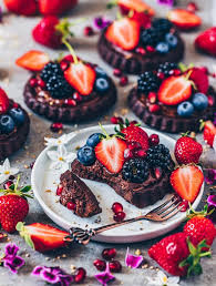 Vegan Chocolate Tarts With Avocado Chocolate Pudding Vegan Pudding Avocado Chocolate Pudding Chocolate Tart Healthy Vegan Desserts