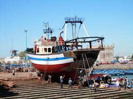 Reparation De Bateaux Au Port D Essaouira Maroc Boat Sailing Sailing Ships