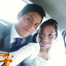 Sonríe para el selfie con la cámara frontal con flash del nuevo Sony Xperia  C4 que pronto encontrarás en Claro!