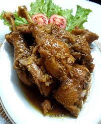 Seblak) adalah makanan indonesia yang dikenal berasal dari bandung, jawa barat yang bercita rasa gurih dan pedas.terbuat dari kerupuk basah yang dimasak dengan sayuran dan sumber protein seperti telur, ayam, boga bahari, atau olahan daging sapi, dan dimasak dengan kencur. Facebook